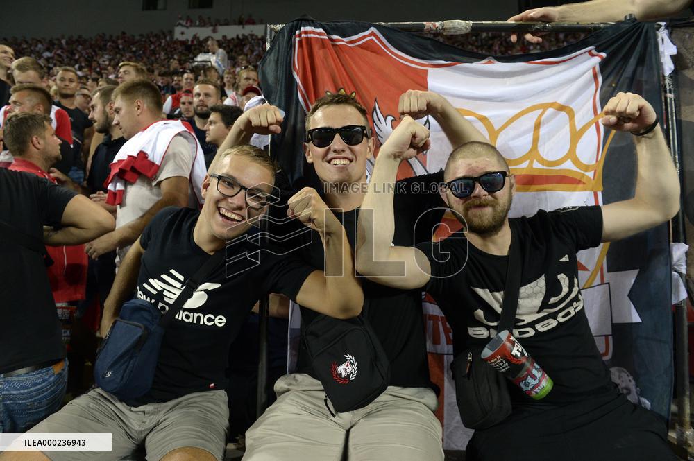 Fan, Fans of Slavia Prague, celebrate