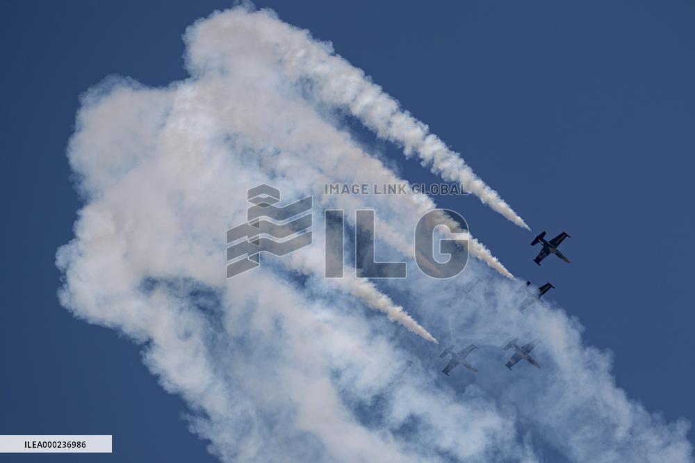 CIAF aviation show, Breitling Jet Team, L-39 Albatros
