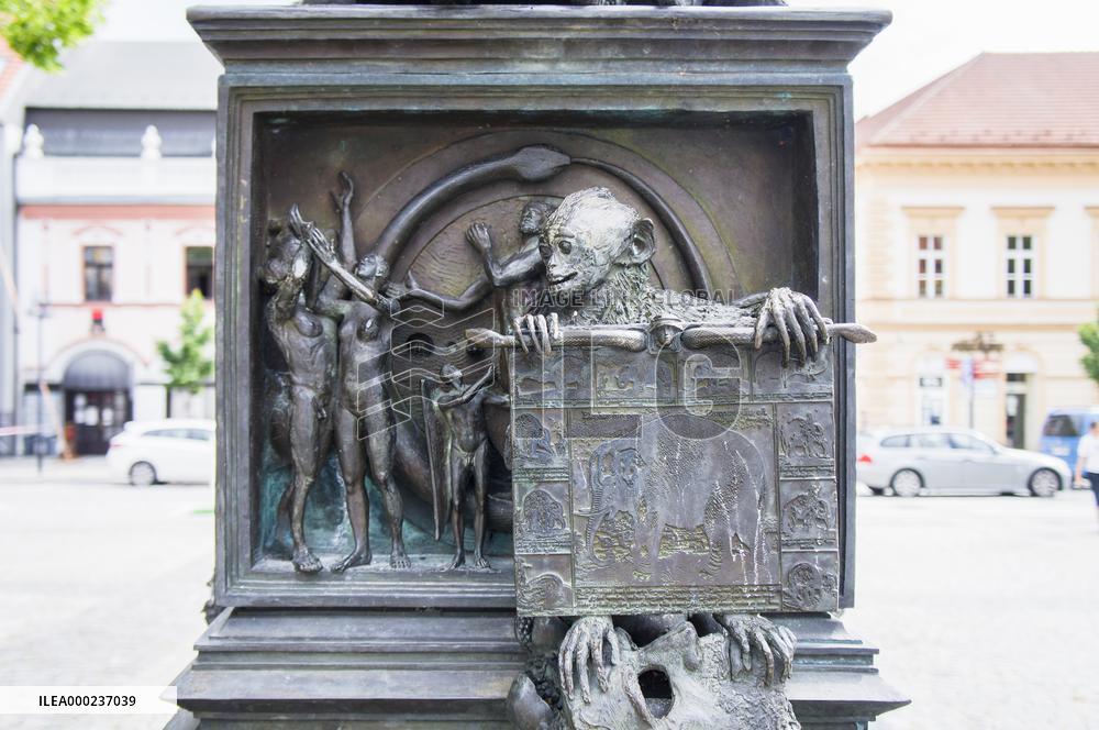 Via Lucis (Way of Light) bronze obelisk by Ivan Theimer, Masaryk Square, Uhersky Brod