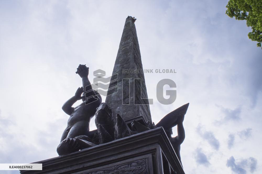 Via Lucis (Way of Light) bronze obelisk by Ivan Theimer, Masaryk Square, Uhersky Brod