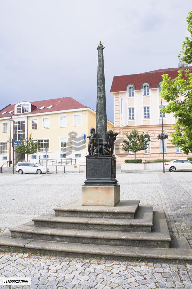Via Lucis (Way of Light) bronze obelisk by Ivan Theimer, Masaryk Square, Uhersky Brod