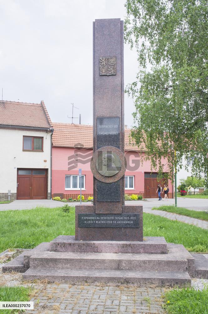 monument to Antonin Svehla
