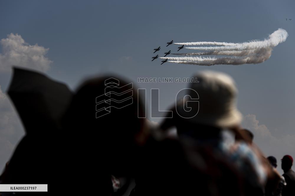 CIAF aviation show, Breitling Jet Team, L-39 Albatros