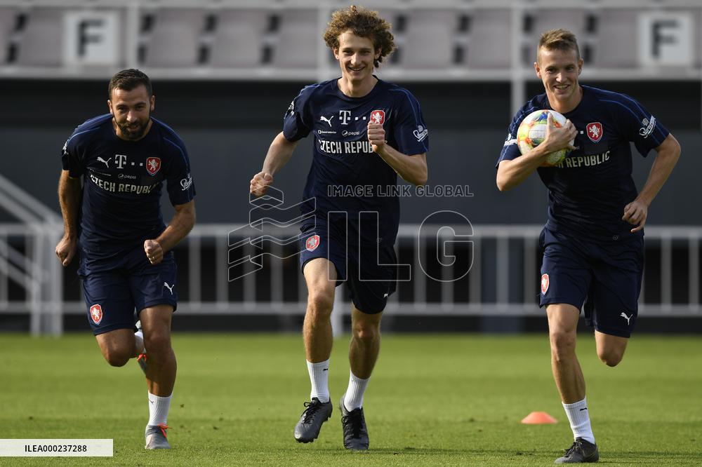 Josef Husbauer, Alex Kral, Jakub Jankto, training