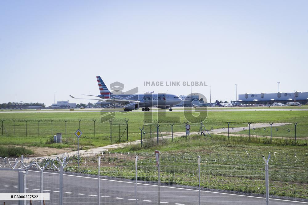 Vaclav Havel Airport Prague (PRG) spotting point, aircraft spotting, airspotting, spotter, airli