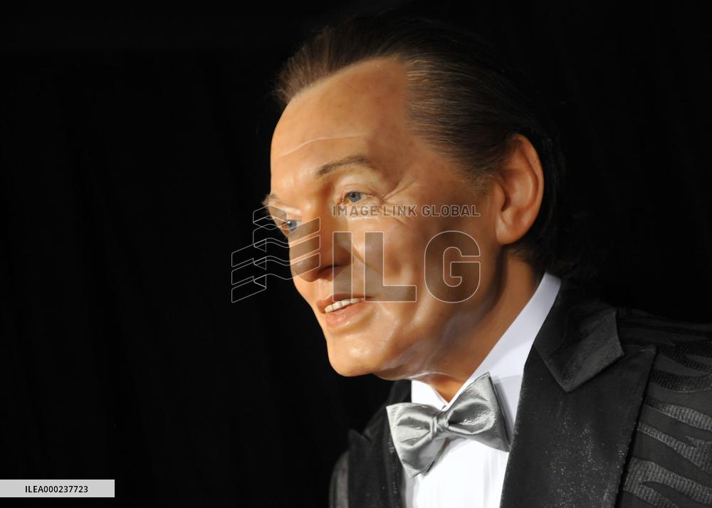 wax figure of Karel Gott