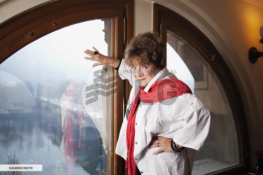 Vlasta Chramostova, actress, dissident, Charter 77 signatory