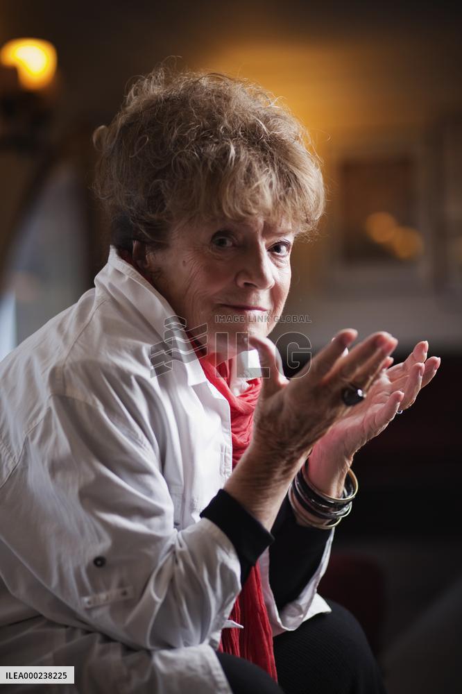 Vlasta Chramostova, actress, dissident, Charter 77 signatory