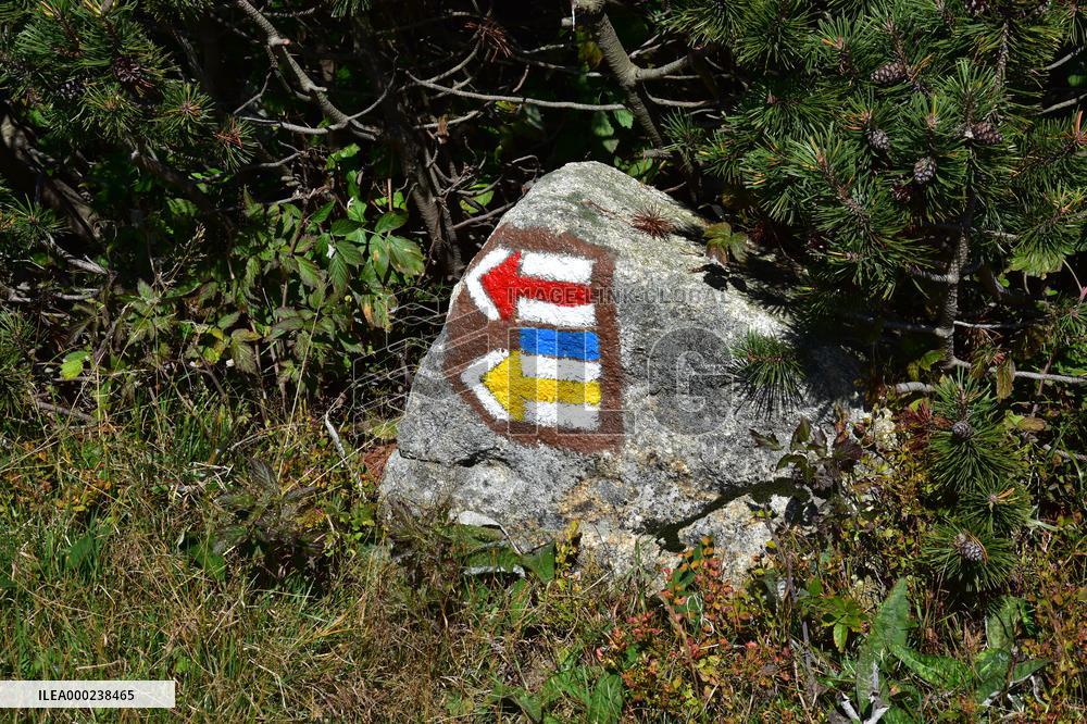 Marking hiking trails, sign, stone