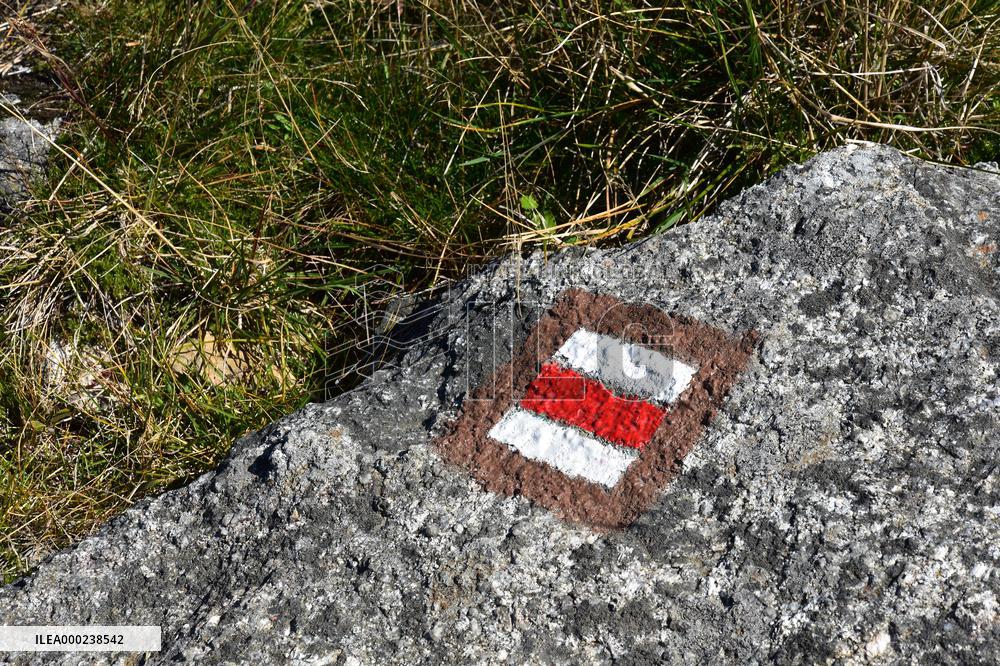 Marking hiking trails, sign, stone