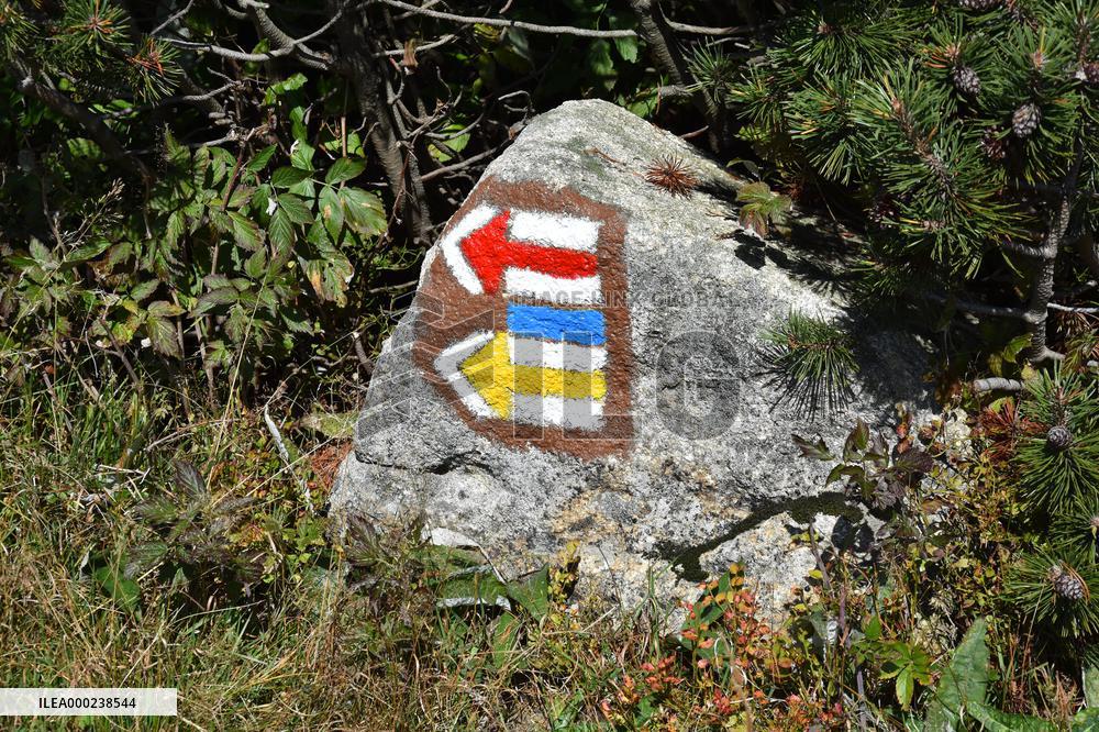 Marking hiking trails, sign, stone