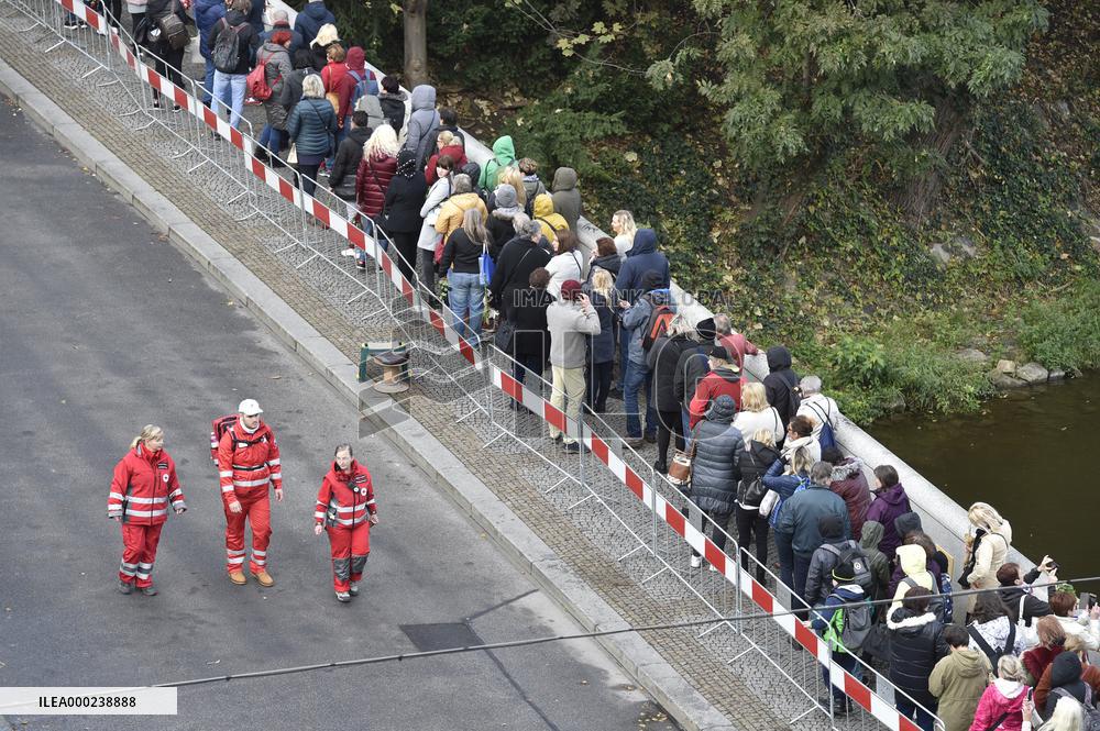 public ceremony to pay last respects to Karel Gott, Zofin Palace, fans, visitors, waiting