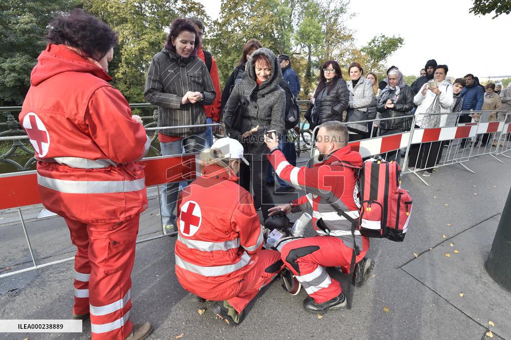 public ceremony to pay last respects to Karel Gott, Zofin Palace, fans, visitors, waiting