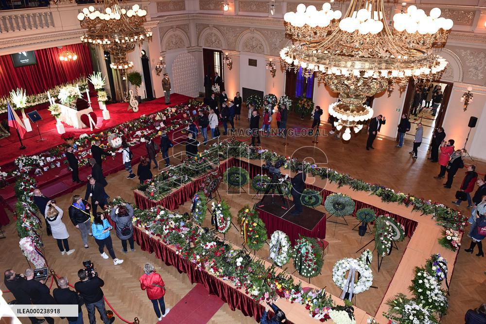 public ceremony to pay last respects to Karel Gott, Zofin Palace, fans, visitors