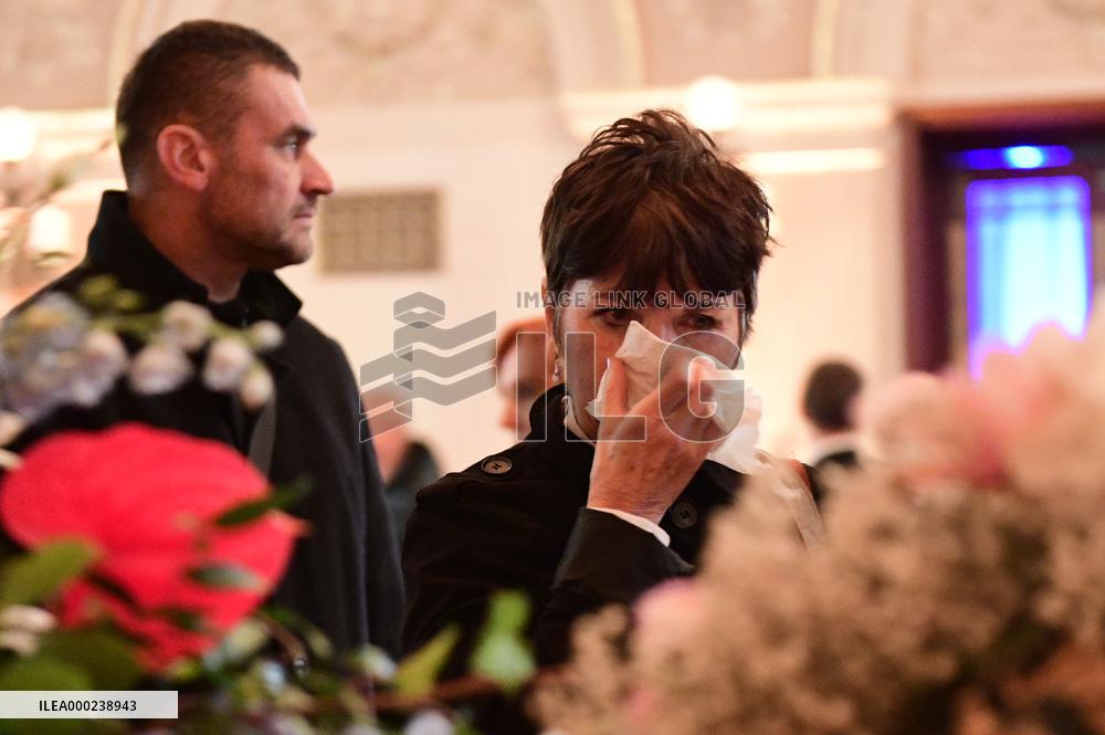 public ceremony to pay last respects to Karel Gott, Zofin Palace, fans, visitors