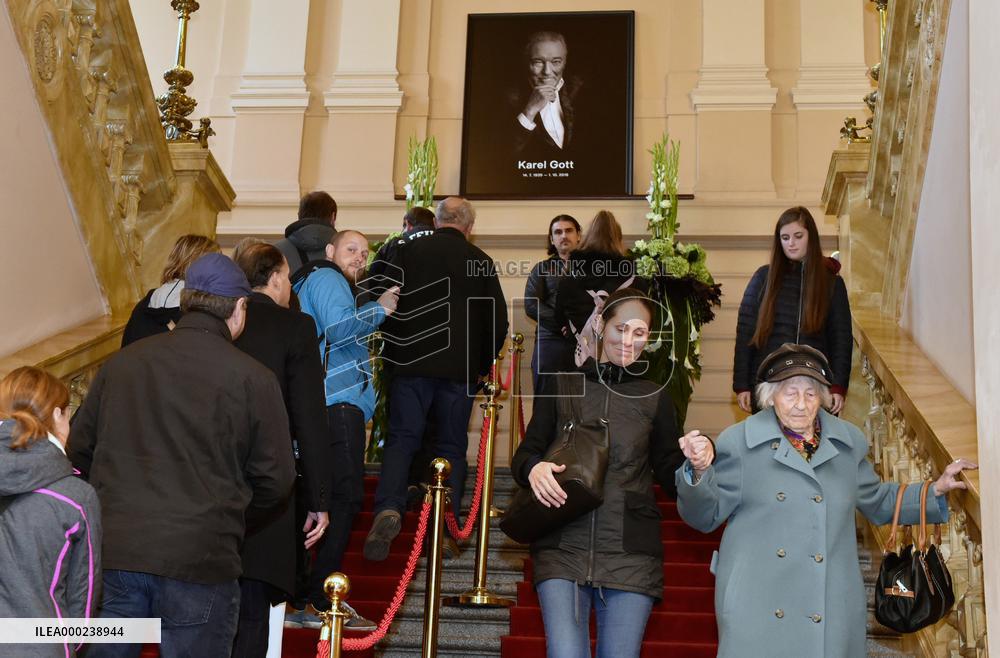 public ceremony to pay last respects to Karel Gott, Zofin Palace, fans, visitors