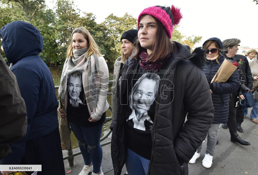 public ceremony to pay last respects to Karel Gott, Zofin Palace