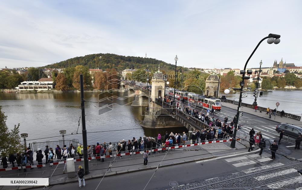 public ceremony to pay last respects to Karel Gott, Zofin Palace