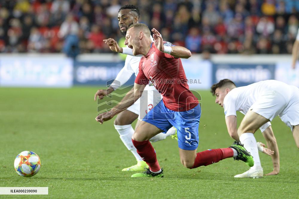 Danny Rose, Vladimir Coufal, Mason Mount