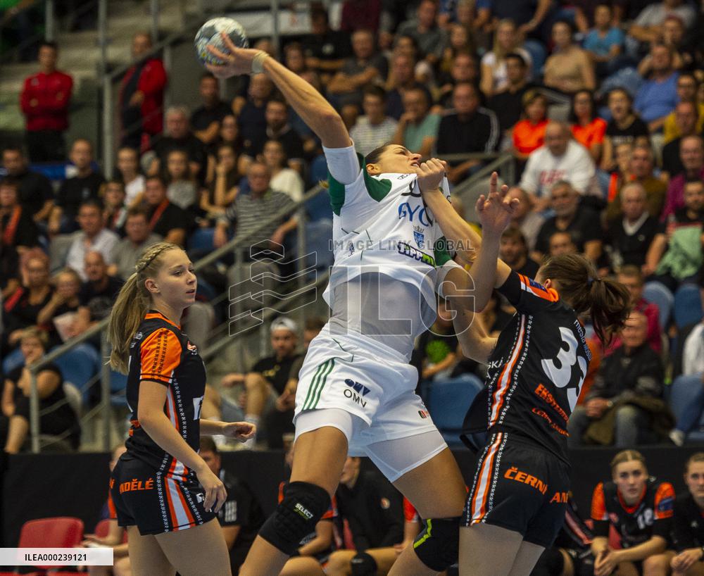 Veronika Dvorakova, Eduarda Amorim, Tereza Eksteinova