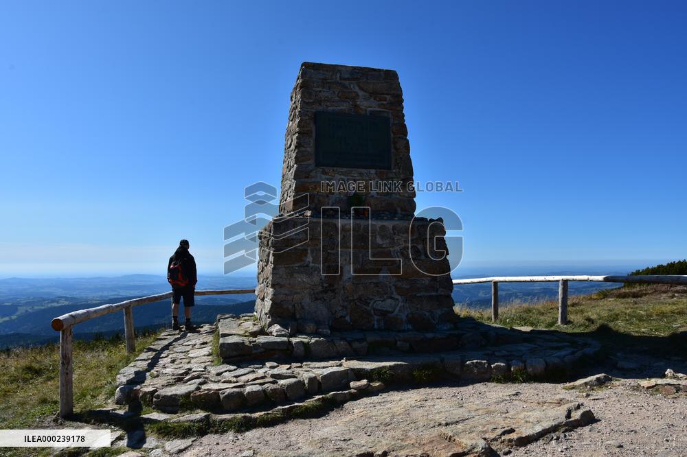 Hiking in Krkonose Mountains, view point, mound