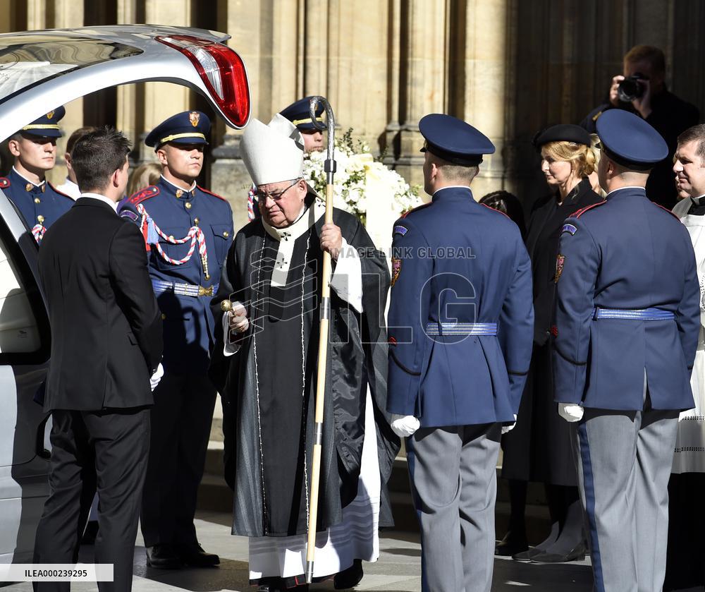Dominik Duka, Ivana Gottova, mourning ceremony, Karel Gott, St Vitus Cathedral, Prague Castle