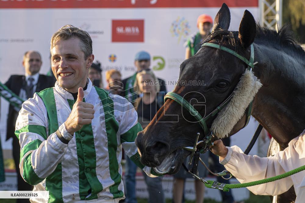 Theophilos with jockey Josef Bartos