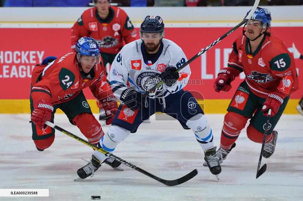 Thomas Jordan Trevelyan, Marek Zachar, Mitch Callahan