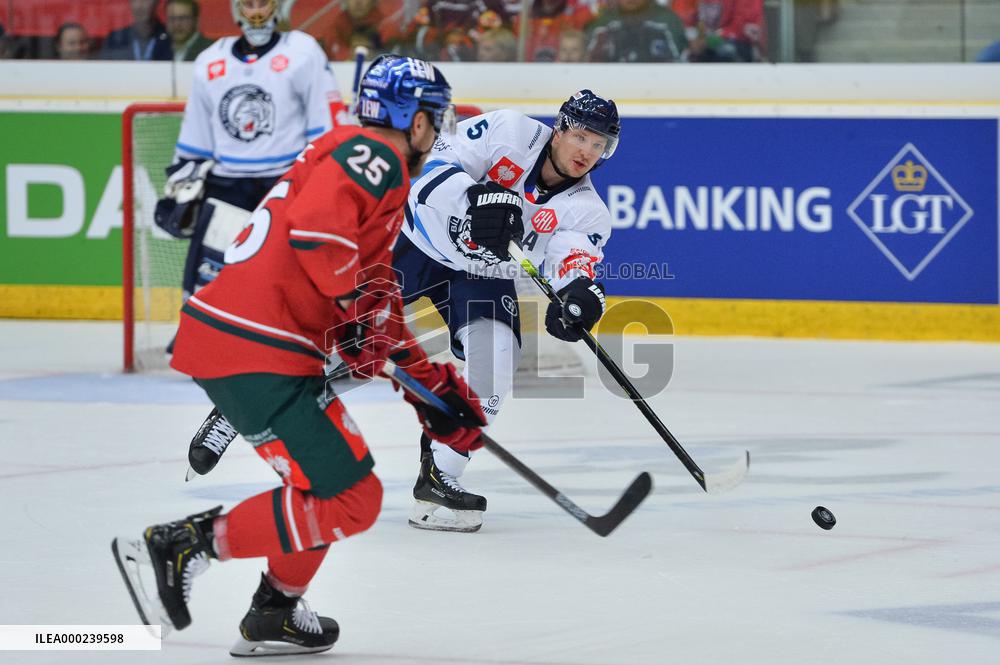 Daniel Schmoelz, Ladislav Smid