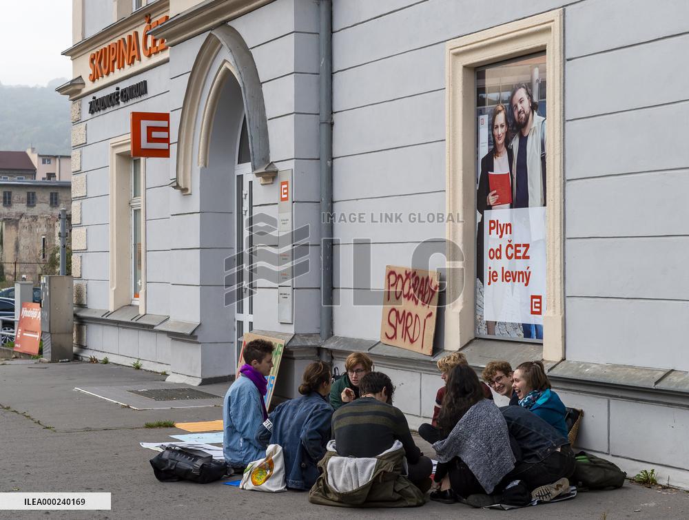 demonstration calling for closing down of coal-fired power plant Pocerady