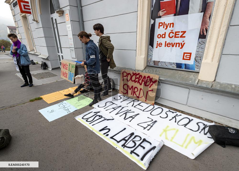 demonstration calling for closing down of coal-fired power plant Pocerady