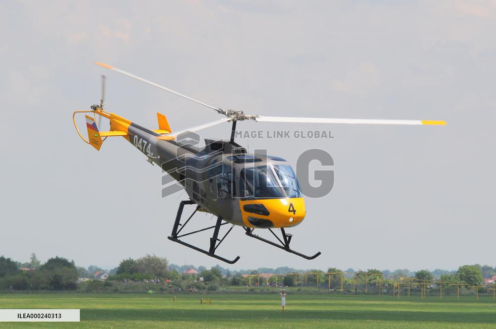 Training with helicopter Enstrom, Pardubice