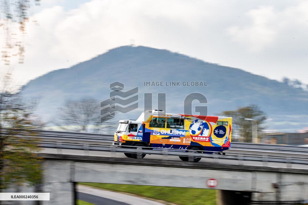 Tatra T 815 4x4, expeditionary vehicle for the Tatra around the World 2 project, Expedition