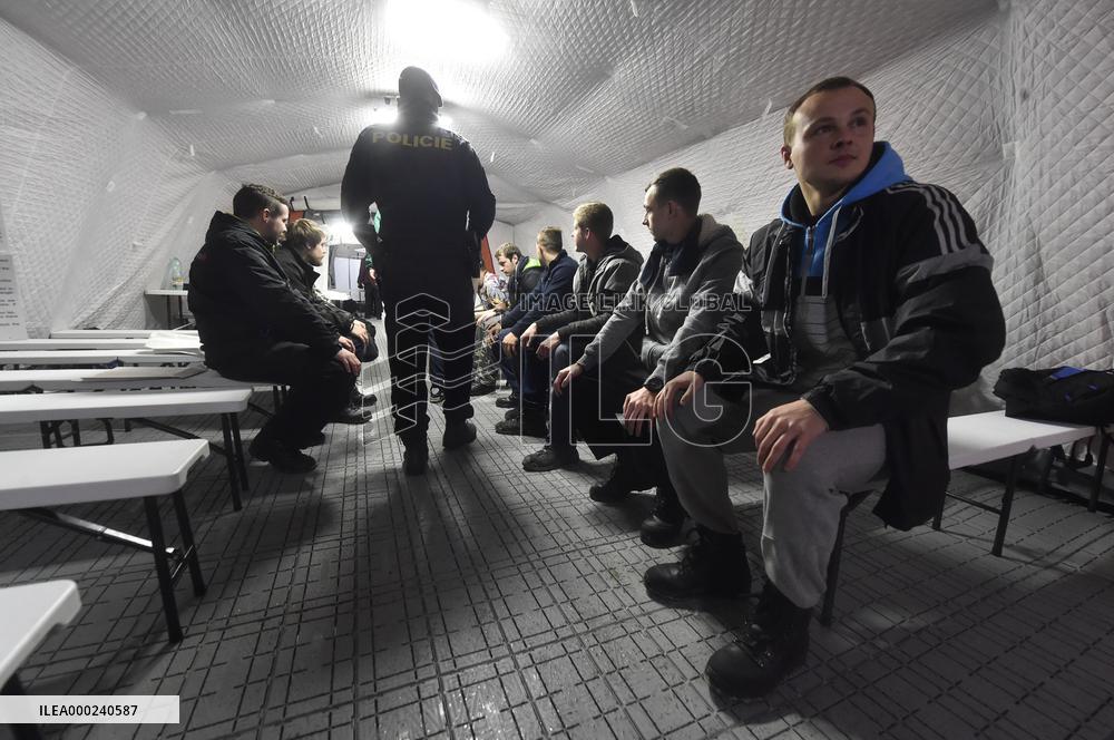 police train reintroduction of border between Czechia and Slovakia