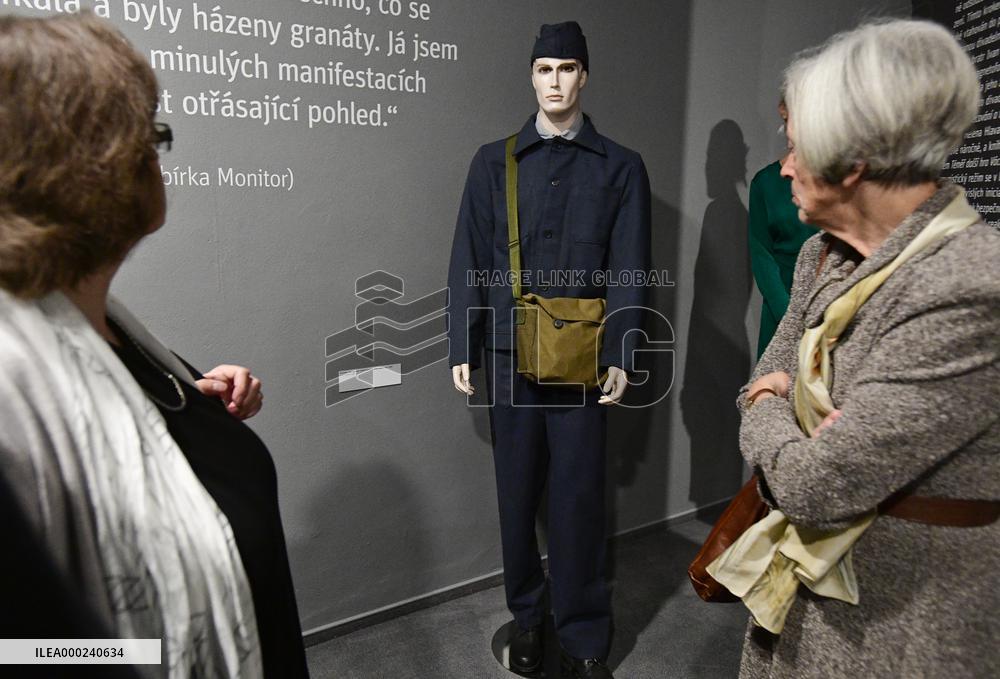 Exhibition Havel na Hrad, Story of 1989