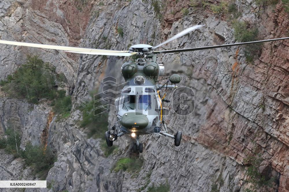 military helicopter W-3A Sokol