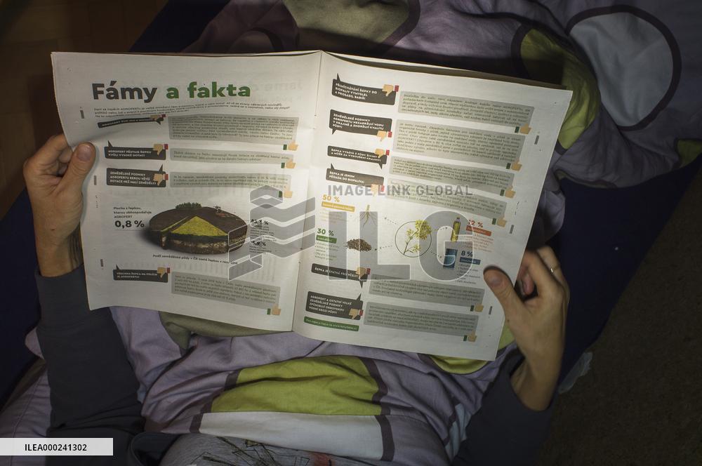 Czech newspaper Mlada fronta Dnes (MfD) advertising insert brochure TRUE ABOUT AGROFERT