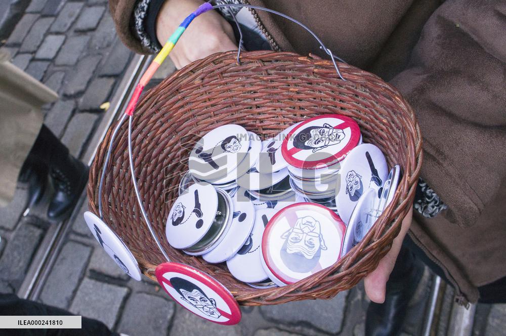 Korzo Narodni, Narodni Street, Andrej Babis protest badge seller