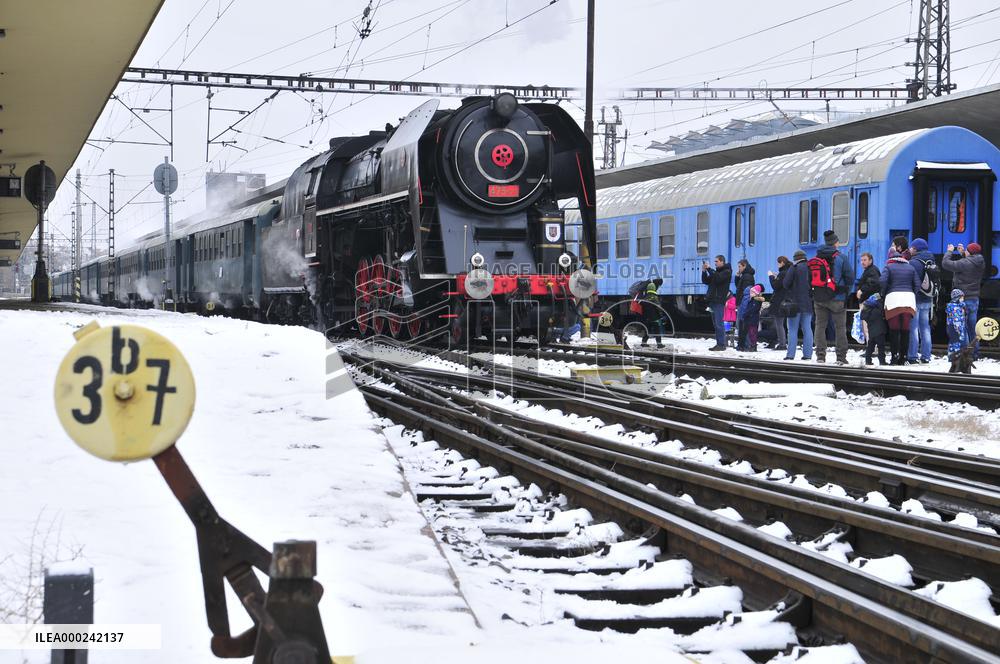 Steam locomotive Skoda 475.179 nickname Slechticna (Noblewoman), Smichov railway station