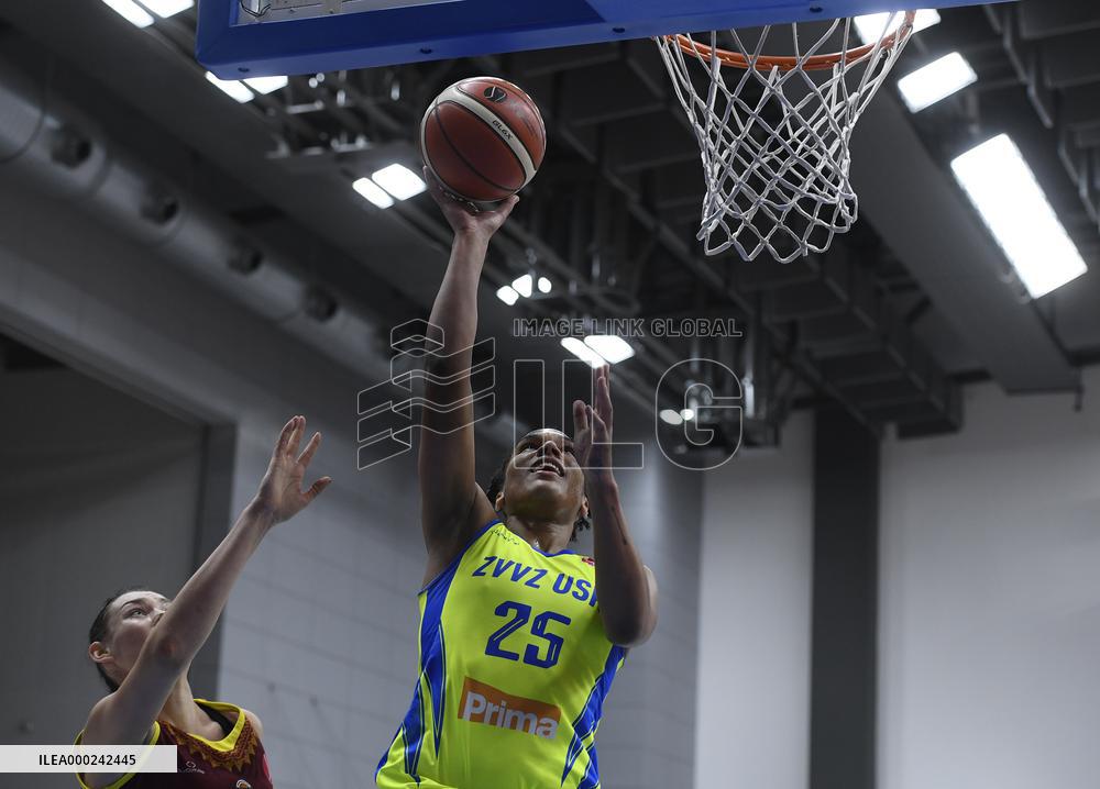 Albina Razheva, Alyssa Thomas