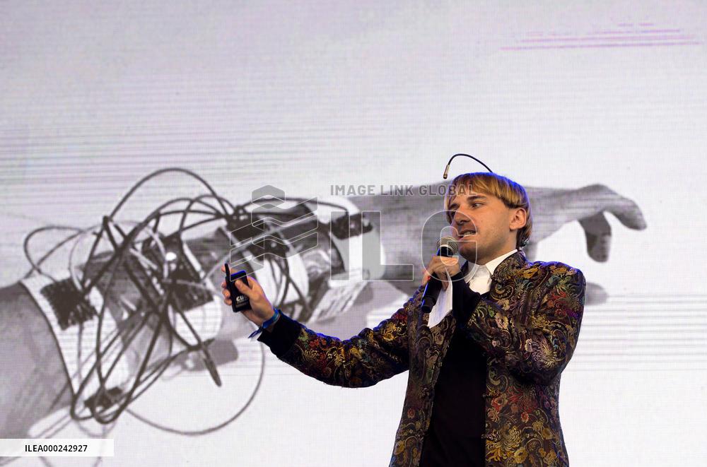 Neil Harbisson, cyborg