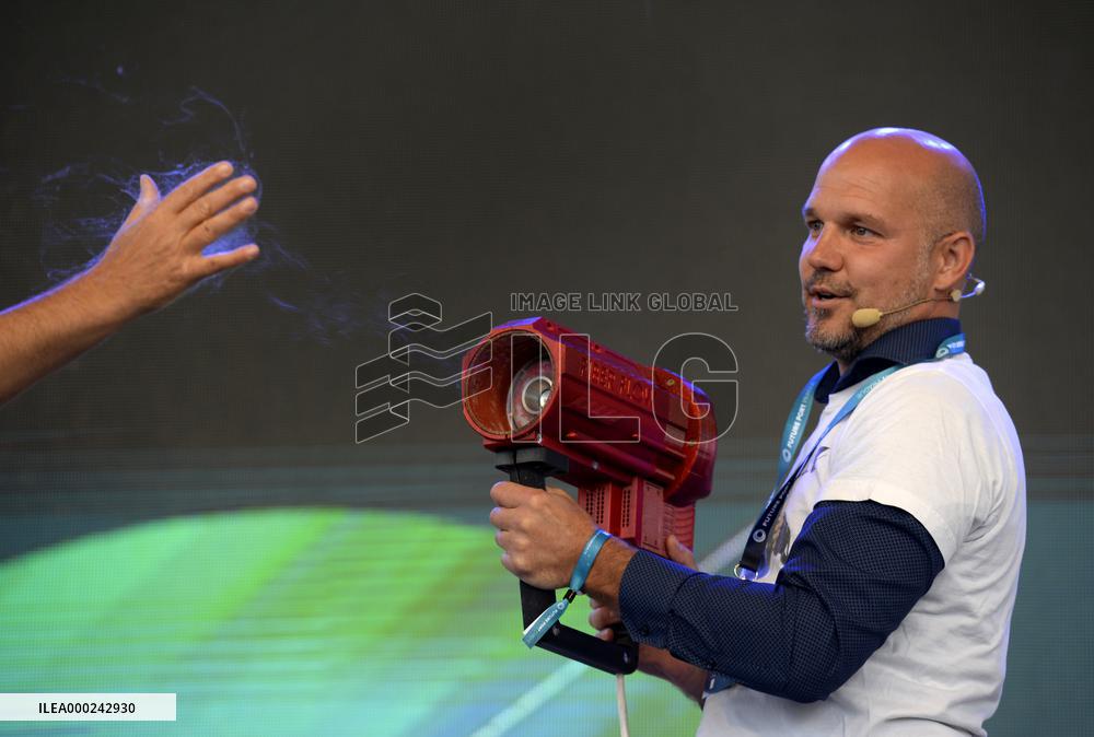 Jan Buk, nanofiber-gun