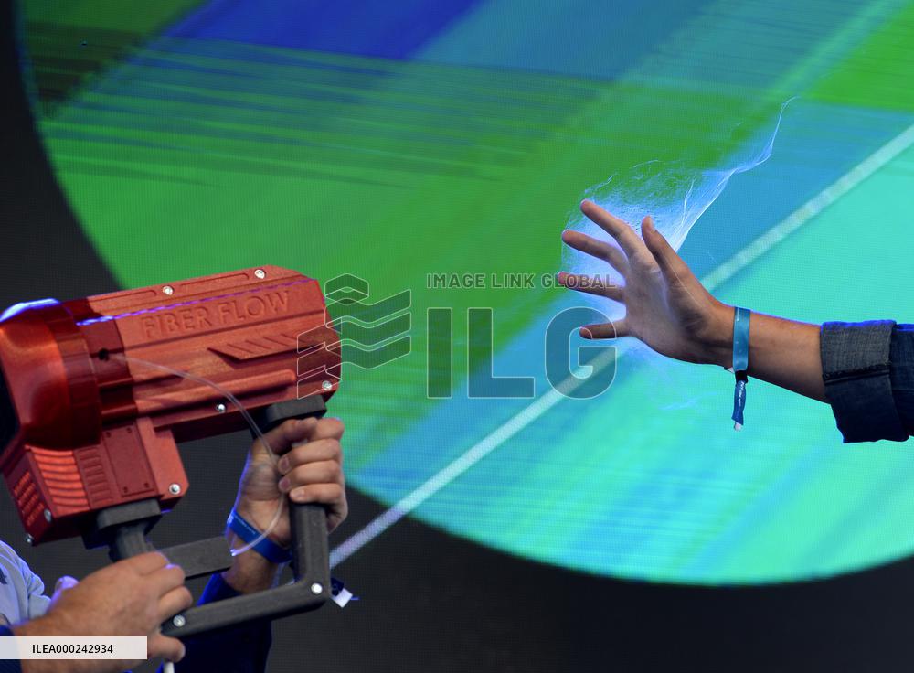Jan Buk, nanofiber-gun