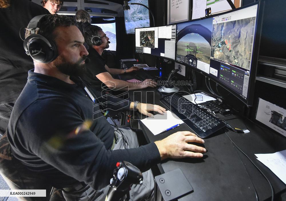 Ample Strike 2019, soldiers