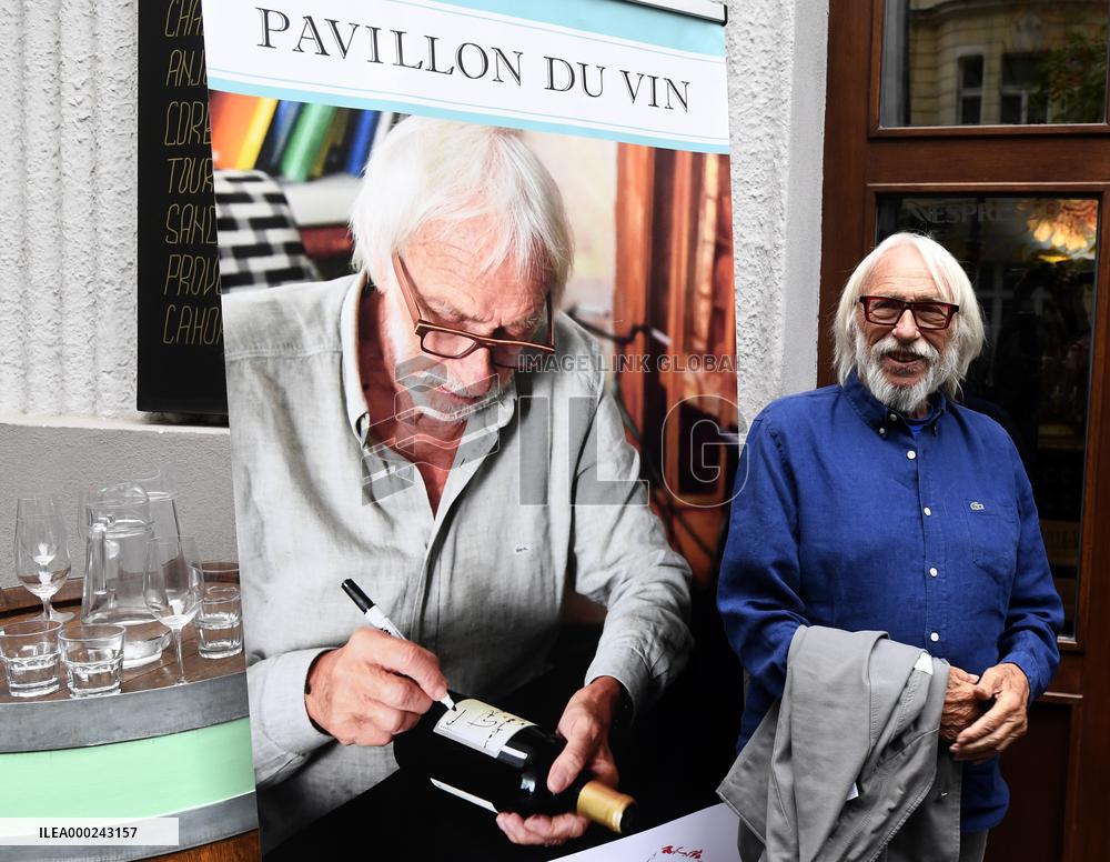 Pierre Richard in Prague, wine