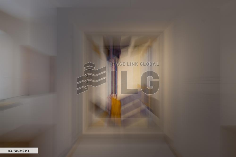 Frantisek Kupka's painting Plochy pricne II (Diagonal Surfaces II)