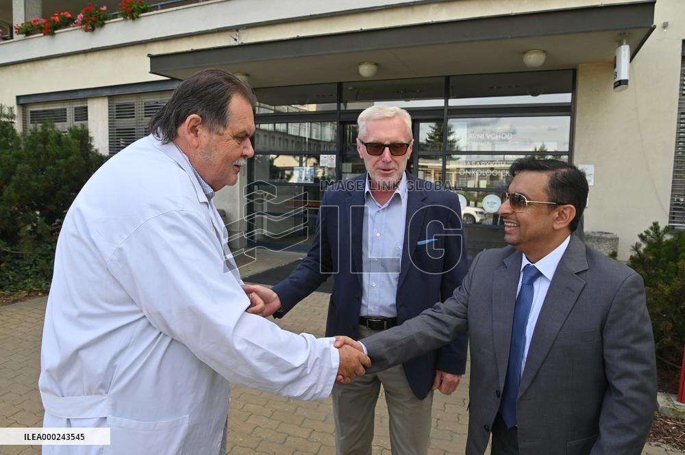 Doctor Saif Al Yaarubi, Jan Zaloudik, Rostislav Vyzula