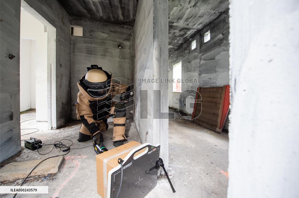 MiniGator 2019, international exercise of EOD (Explosive Ordnance Disposal) units, pyrotechnist