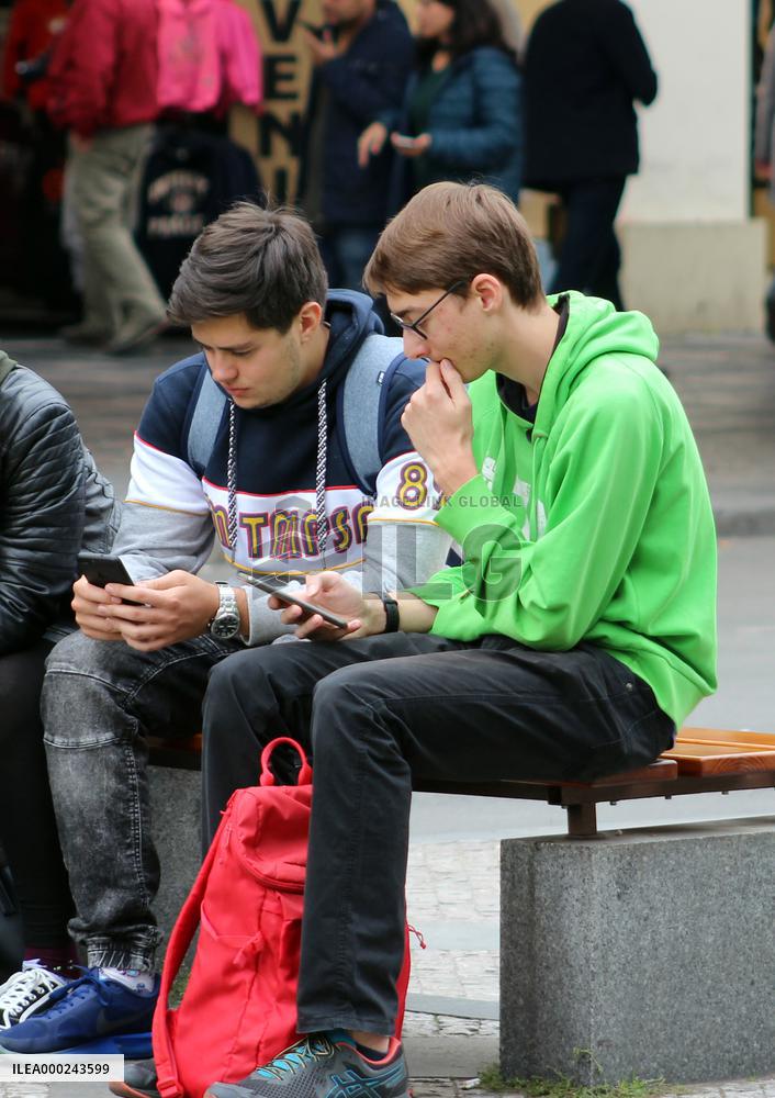 Addiction to social networking, dating apps, texting, and messaging -  nomophobia