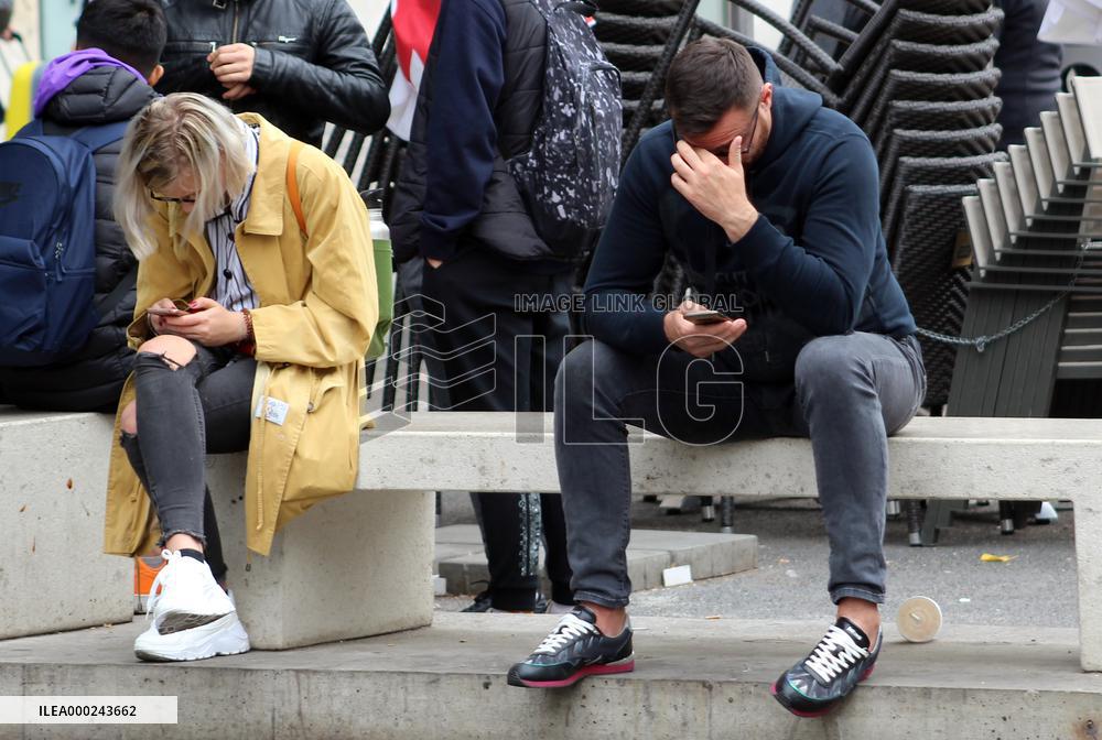 Addiction to social networking, dating apps, texting, and messaging -  nomophobia